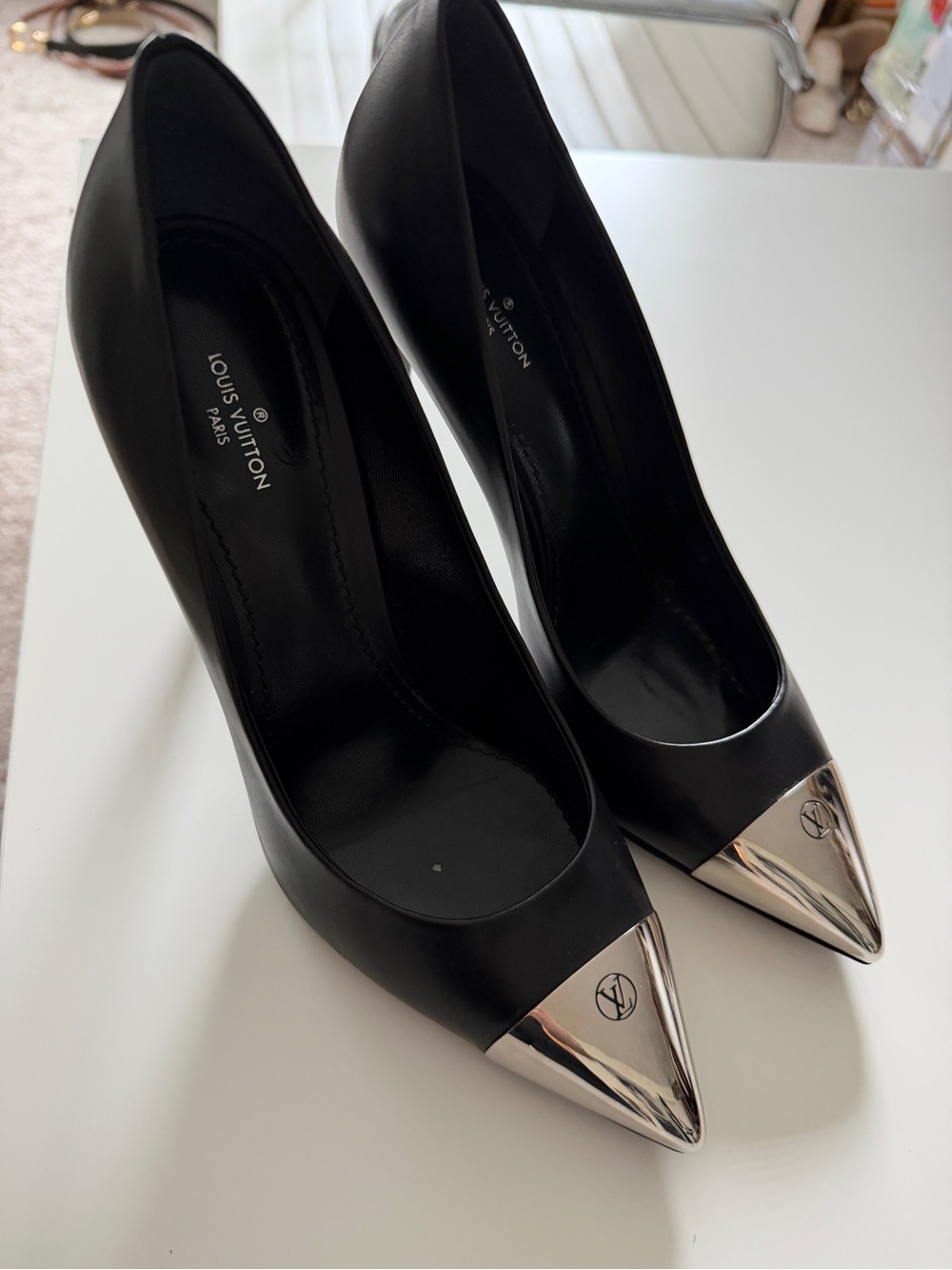 Louis Vuitton Black Leather Pointed Toe Pumps with Gold-Tone Cap